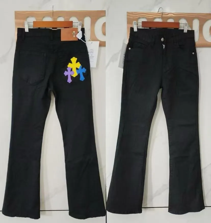P176 Style No. Cc929 Chrome hearts high street patch jeans Chrome hearts vibe style versatile jeans are the most popular high street style at the moment. Made of beaded canvas fabric, heavy washing makes the upper body of the fabric more textured and the pants are tall and straight! The three-dimensional cutting of the whole trousers is a masterpiece! The beaded canvas fabric is thick and soft after washing. It has good breathability. Customized small leather label. Unique design. The details are in place, simple and elegant, and the workmanship is exquisite. The entire trousers are neatly routed and the details are in place! It’s so cool. It’s a genderless trend that both men and women can easily control. Color: Picture color. Sizes M-XXL